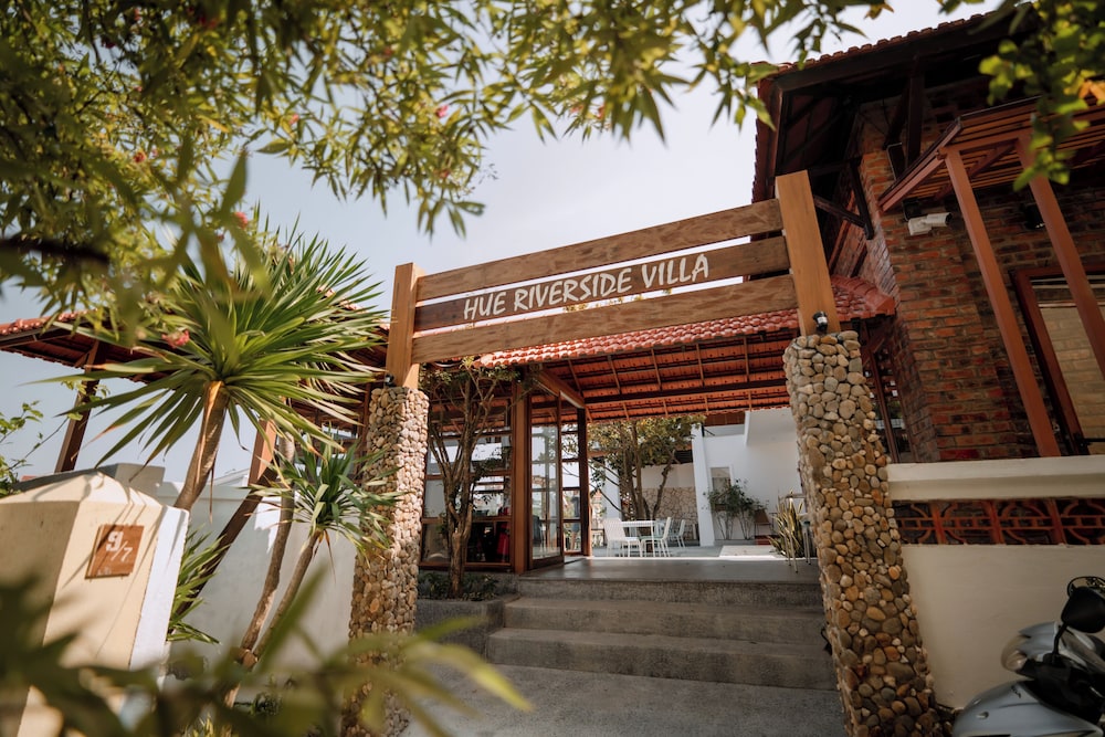 Hue Riverside Villa 36/50