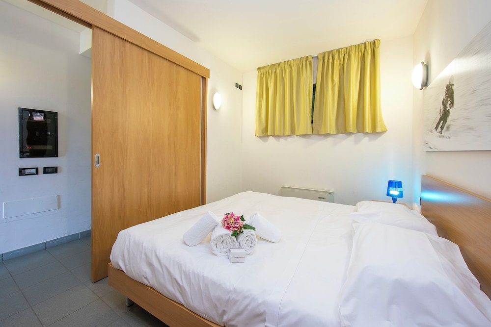 Villaggio Olimpico Apartments 11/50