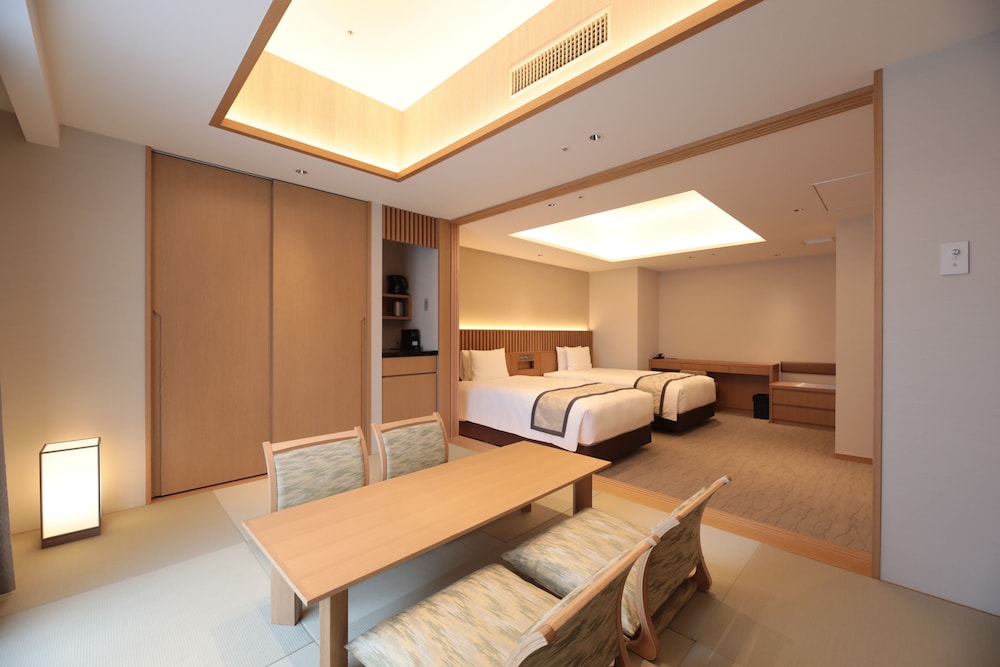 JAPANESE WESTERN, TWIN BEDS