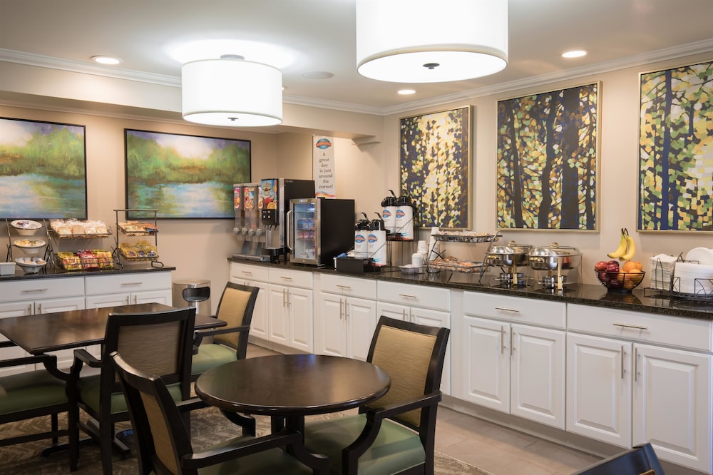 Baymont By Wyndham Detroit Airport/Romulus 28/36