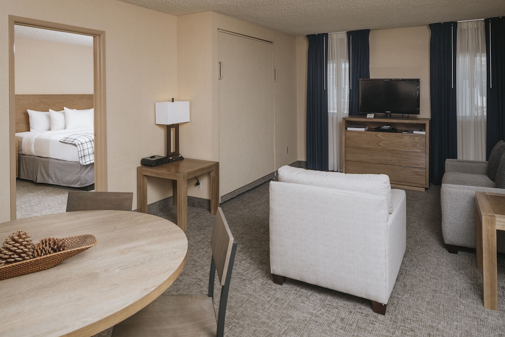 Mammoth Mountain Inn 38/78