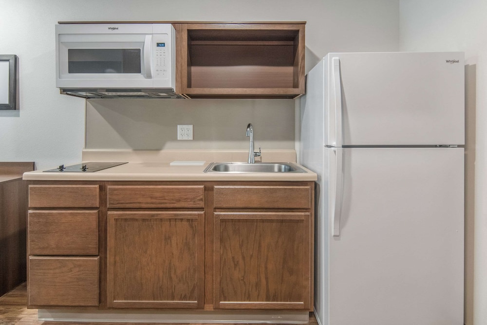 WoodSpring Suites North Ft Worth Alliance TX Speedway 37/38