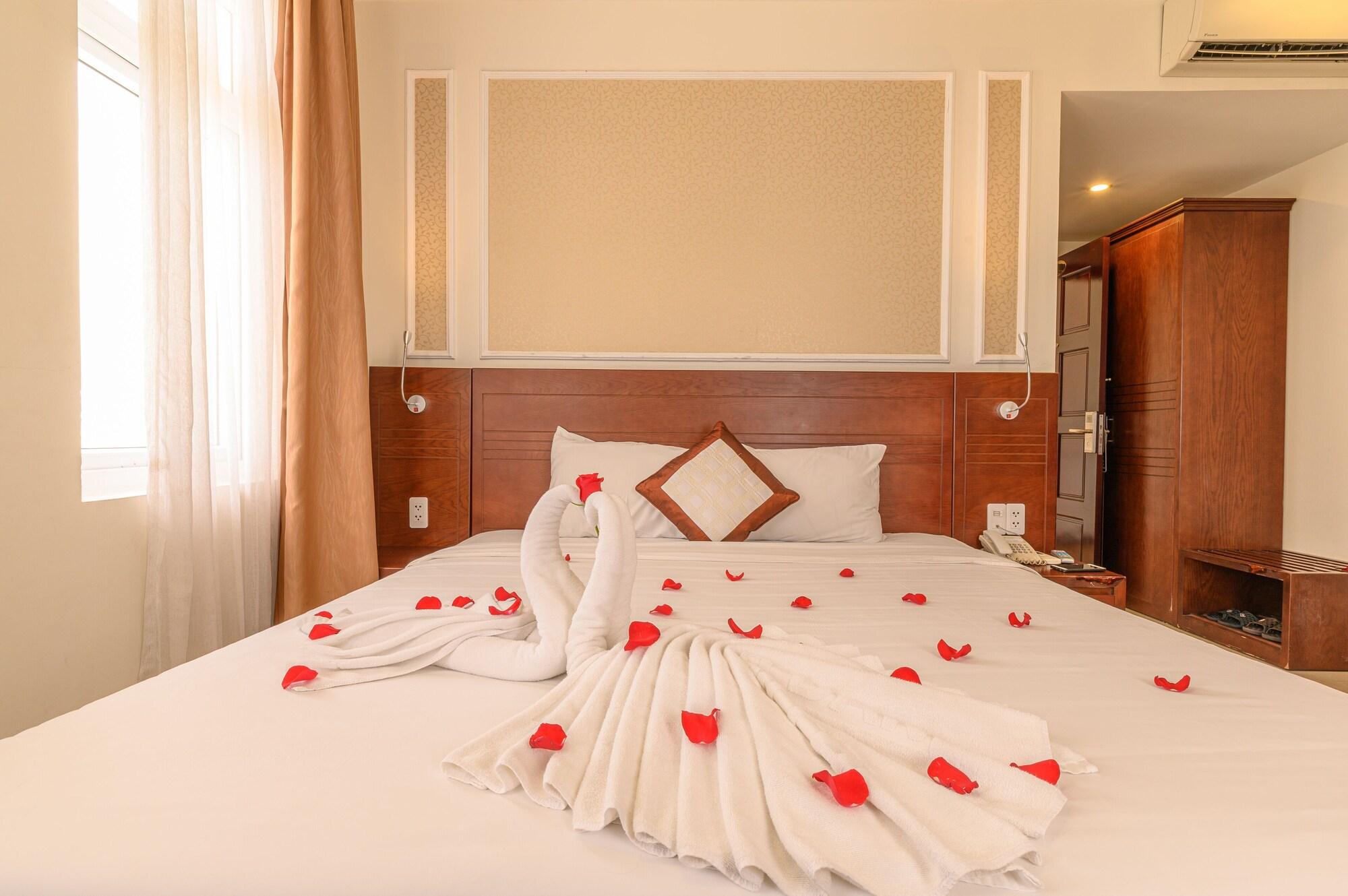 Lychee Hotel 25/40