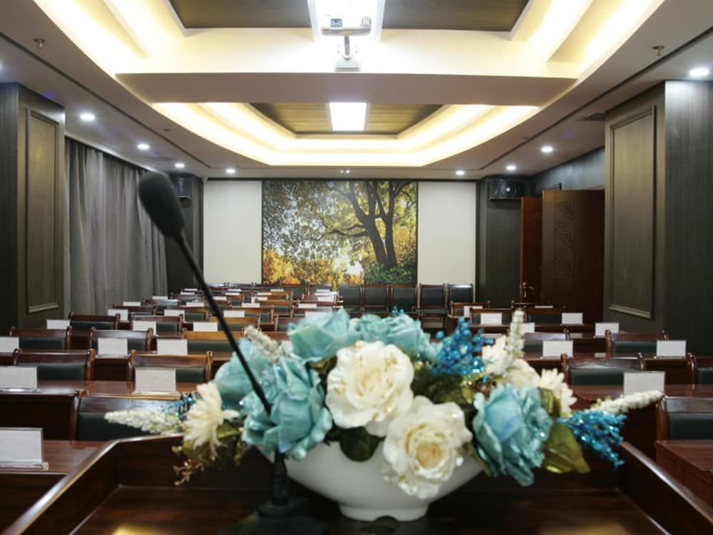 GreenTree Inn LiaoYuan Longshan District Train station Longjihuadian Hotel 24/25