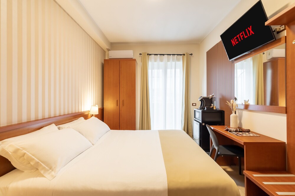ROOM, DOUBLE OR TWIN BED, CITY VIEW, BALCONY