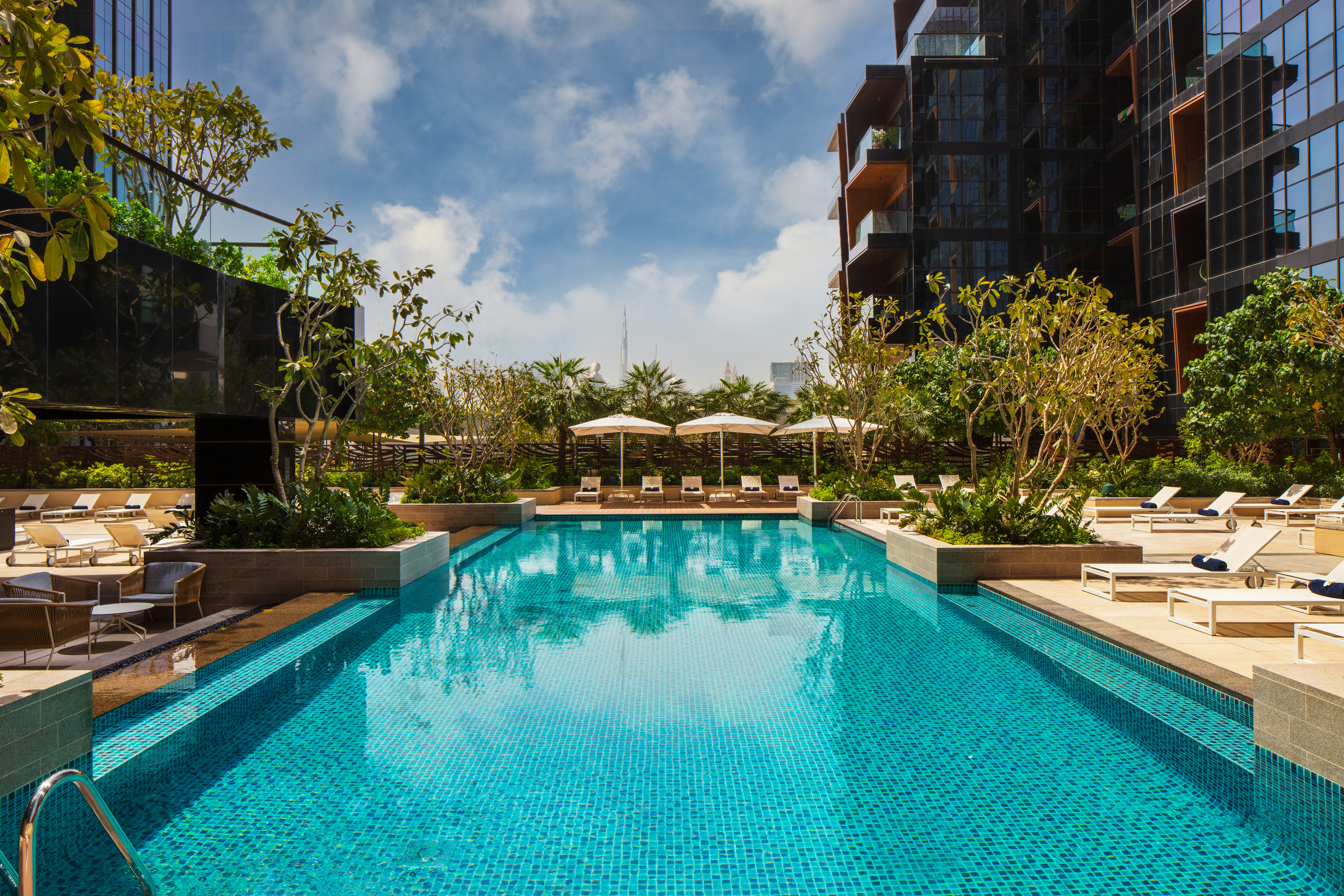 DoubleTree by Hilton Dubai M square Hotel and Residences 33/34