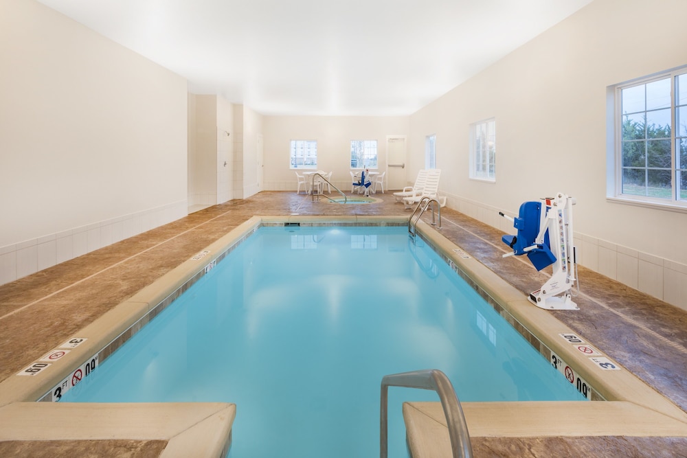 Microtel Inn And Suites By Wyndham Perry 18/41