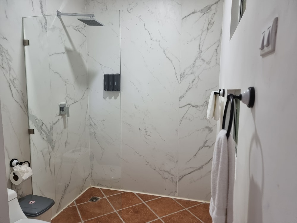 جناح اقتصادي بسرير كينج، Hotel Vos 8/8