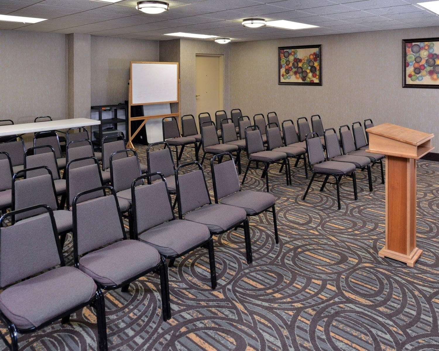 Comfort Inn Suites At Stone Mountain 34/39
