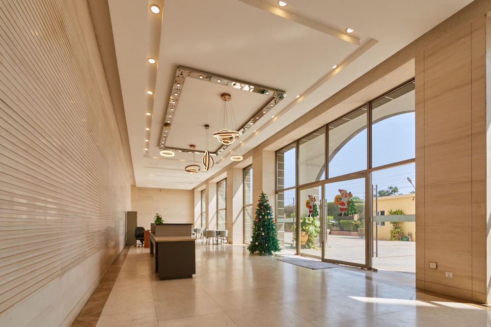 Chateau Towers Hotel Apartment 9/33