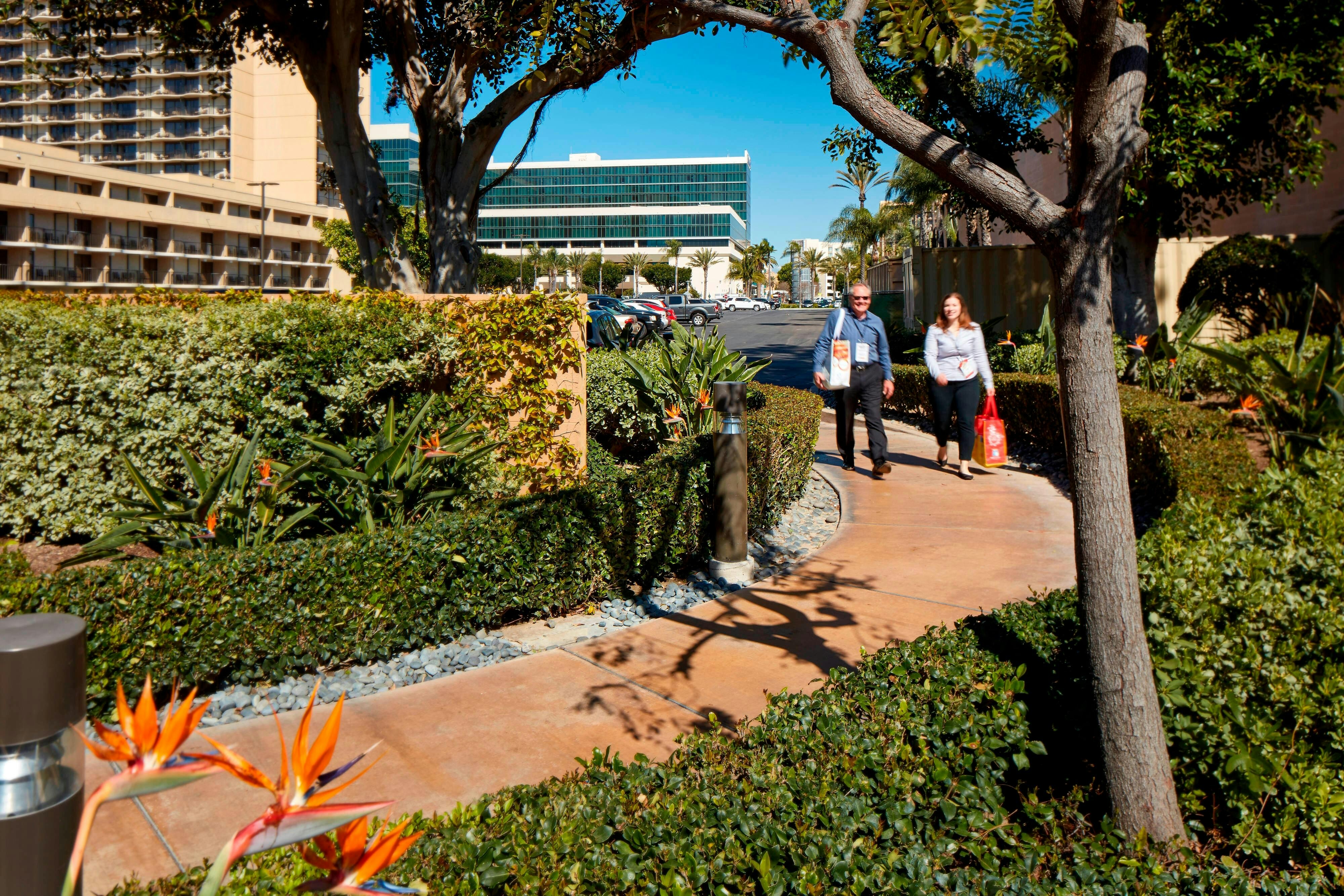 Courtyard By Marriott Anaheim Resort Convention Center 16/17