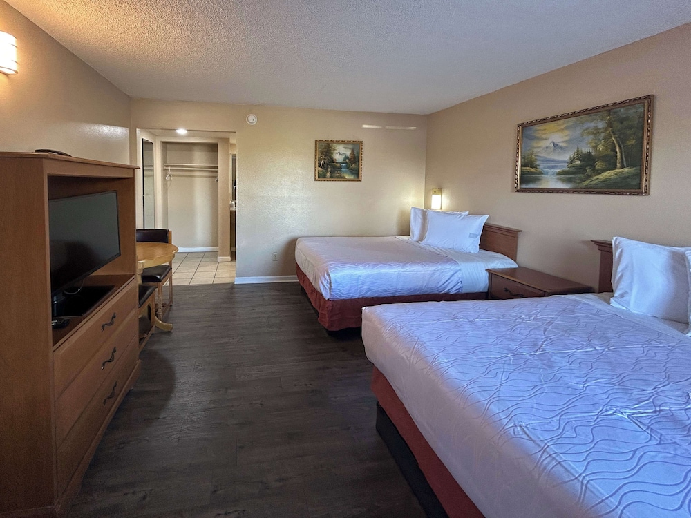 Motel6 Selma, CA 9/57