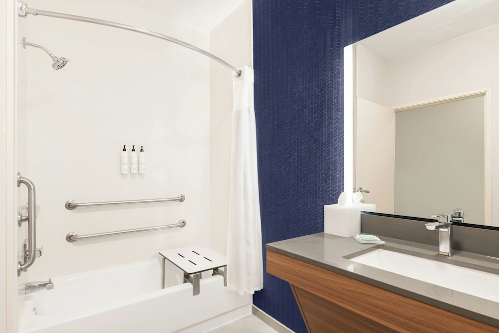 Fairfield Inn & Suites Jackson 51/52