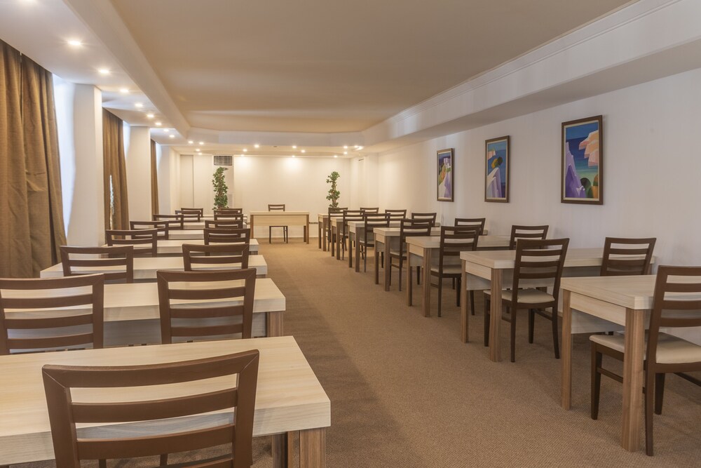 Fame Beach Hotel 24/40