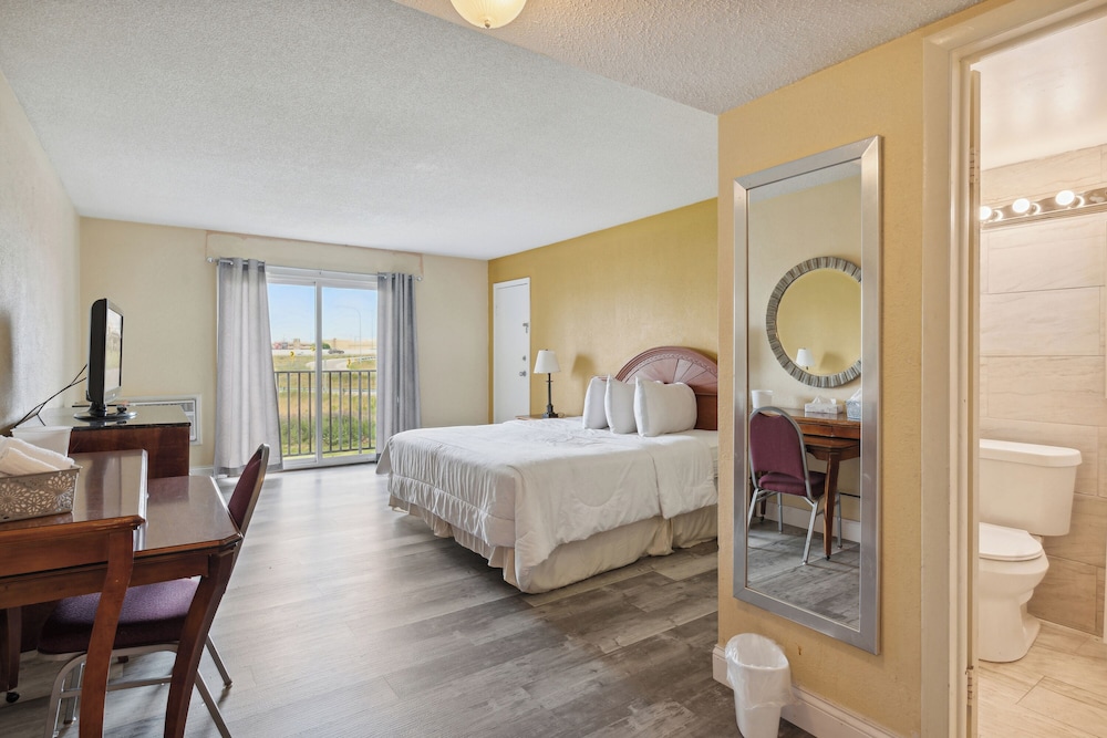 Days Inn by Wyndham Toledo 19/37
