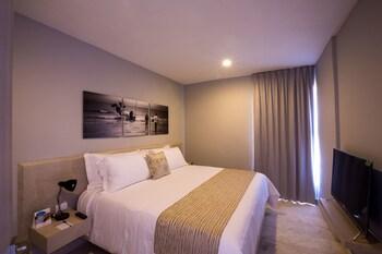 2 Bedrooms, Connecting, Family, Studio, Suite