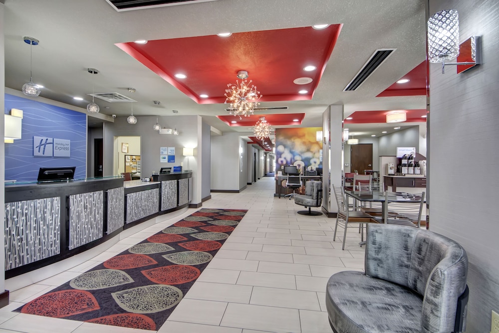 Holiday Inn Express Hotel Amp Suites Oklahoma City North 14/50