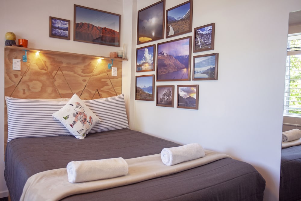Absoloot Queenstown Backpackers 9/50