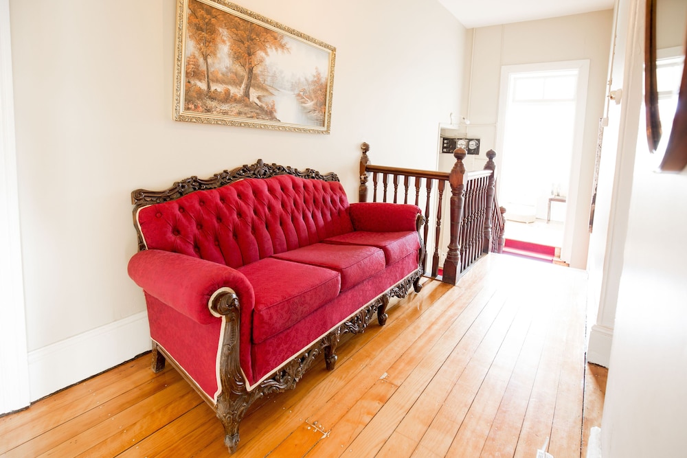 Montacute Boutique Bunkhouse 18/25