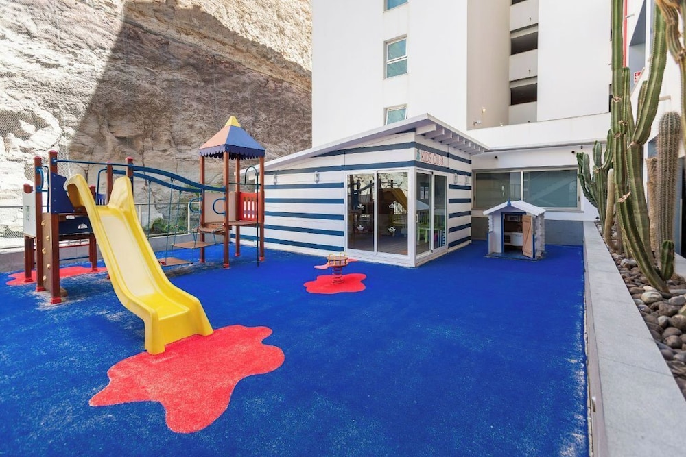 Marina Suites Hotel 61/68