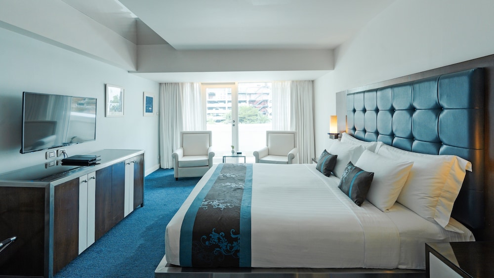 Night Hotel Bangkok (formerly Dream Hotel Bangkok) 30/81