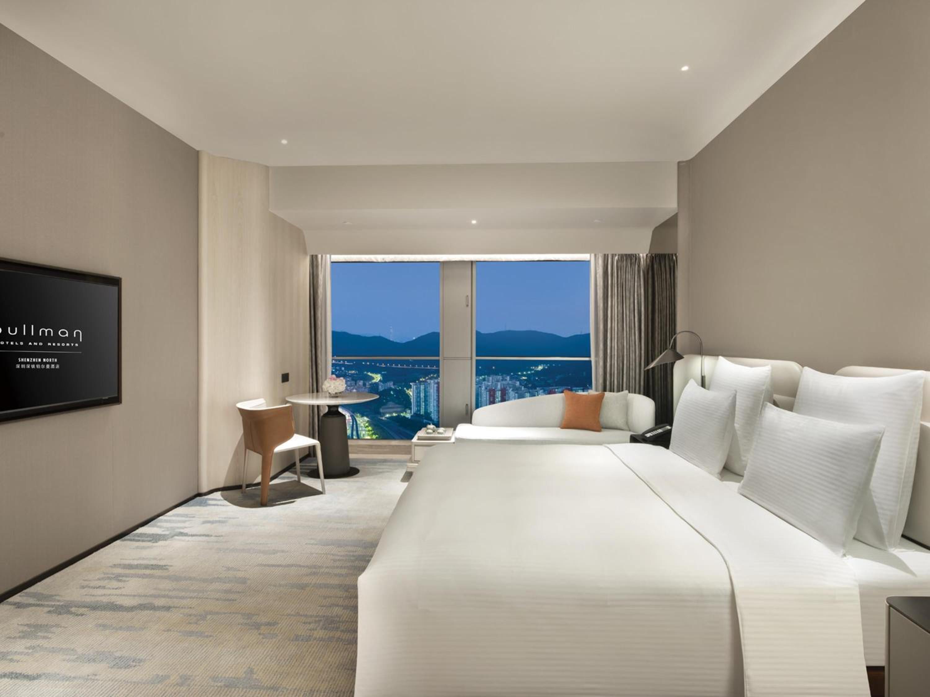 Premium, Deluxe, King Bed, Skyline View