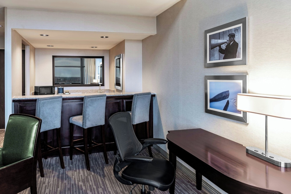 The Capital Suites Hotel 51/60