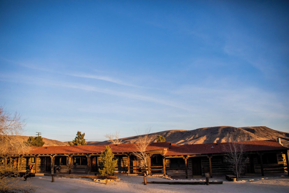 Pioneertown Motel 2/53