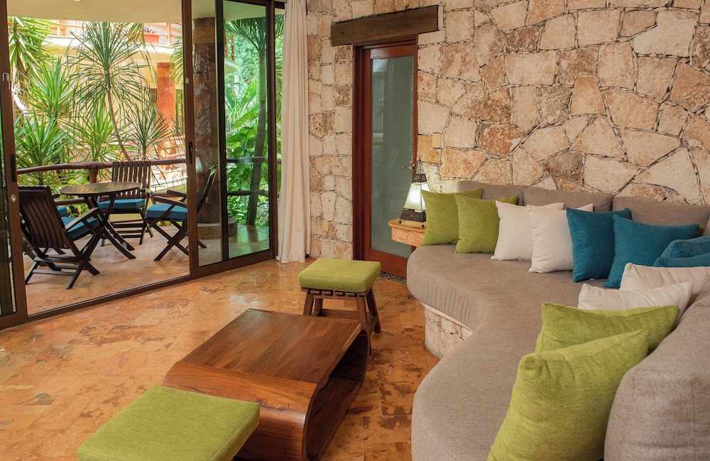 Villas Sacbe Condo Hotel 27/49