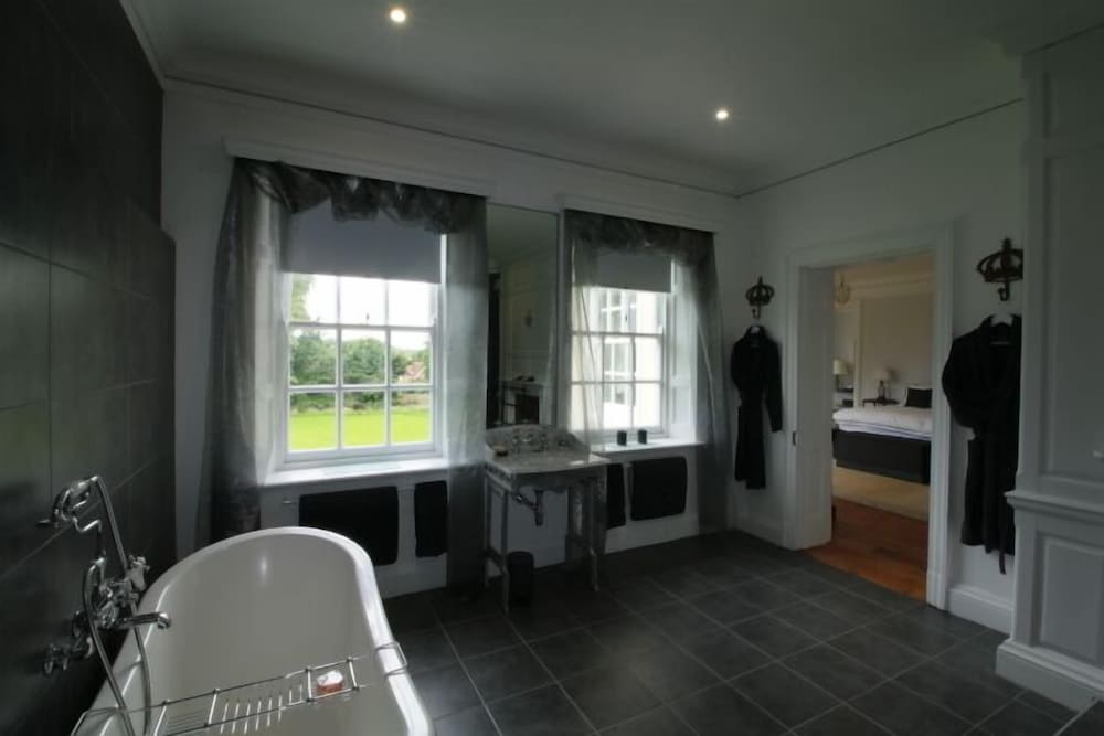 Prince Hill House 39/43