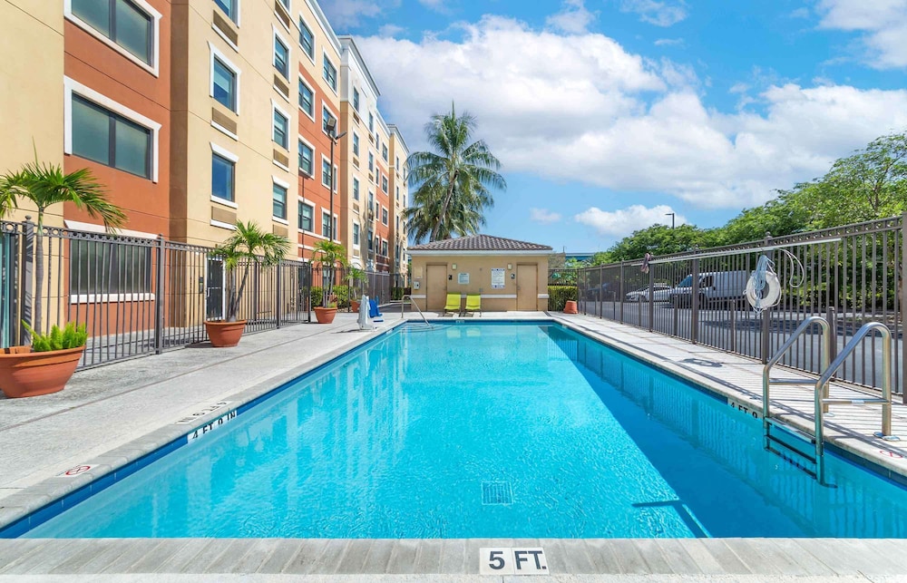 Extended Stay America Miami Airport Doral 25th St 51/56