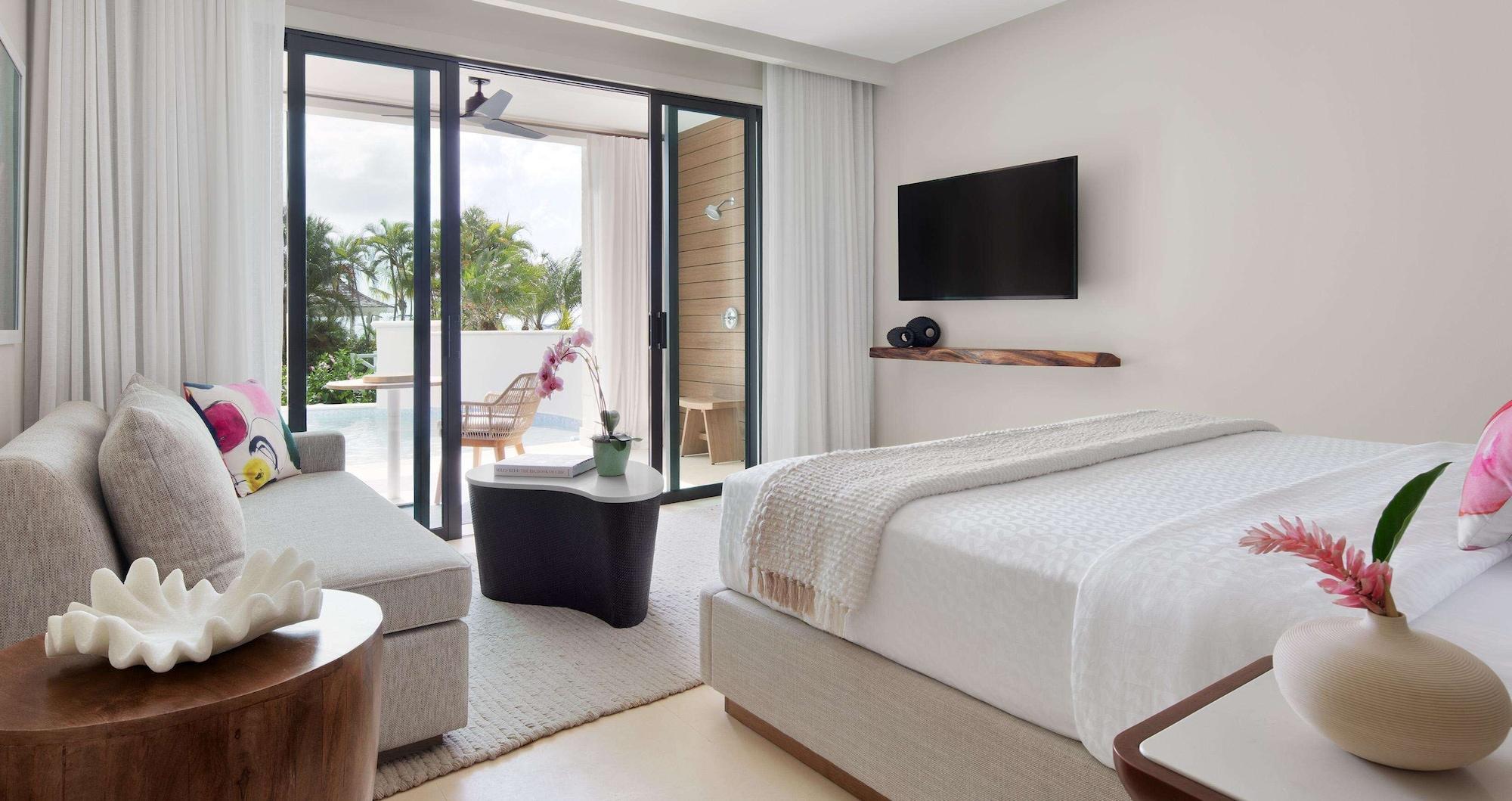 Swim Up, Grove, Club, Suite