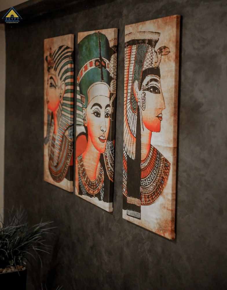 Egypt Pyramids Inn 24/50