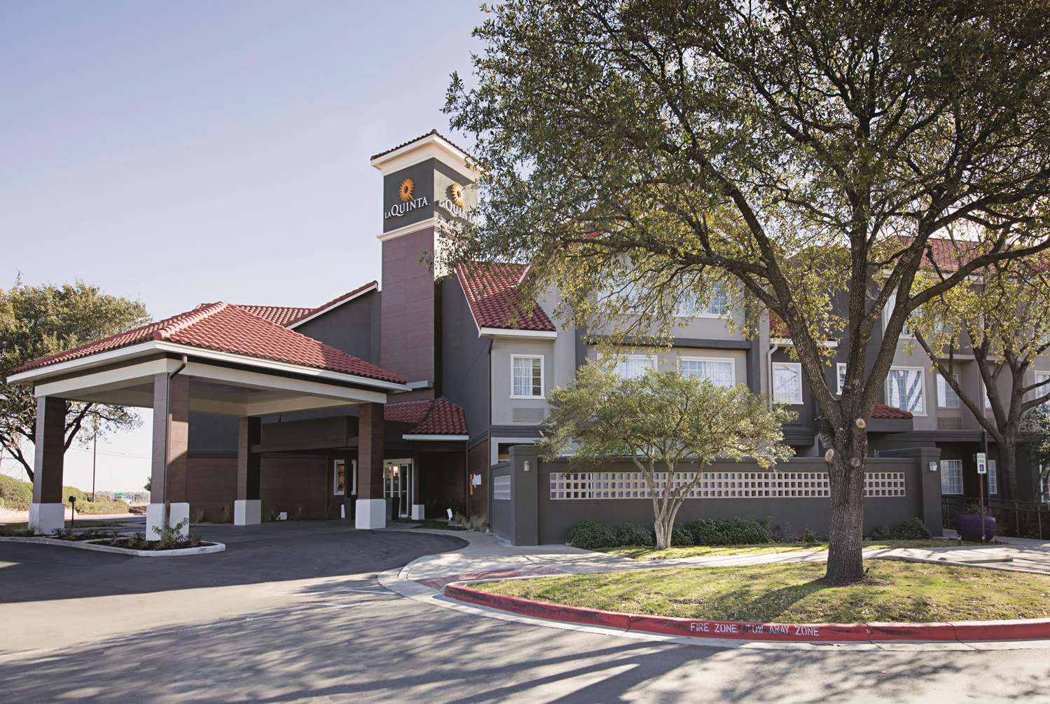 La Quinta Inn and Suites by Wyndham Austin Near The Domain 49/52