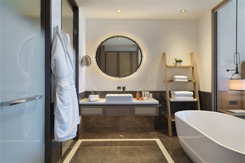Premier, Double or Twin Bed, City of Dreams Mediterranean 2/2