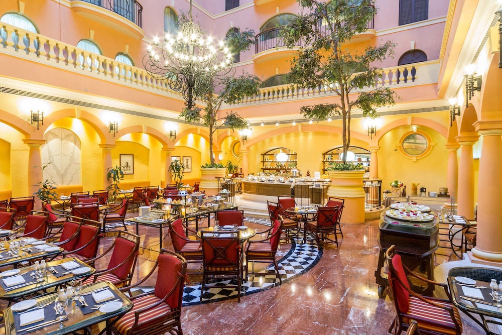 restaurant cafeteria