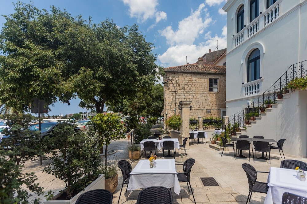 Heritage Hotel Porin 74/80