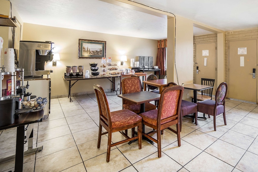 Econo Lodge Downtown Salt Lake 31/42