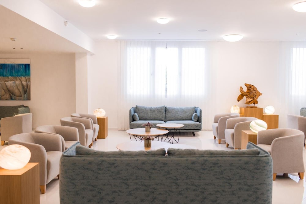 Hotel Gran Sagitario 24/32