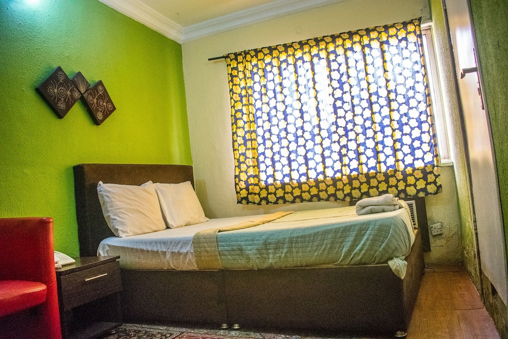 Ikeja Budget Hotel 4/32