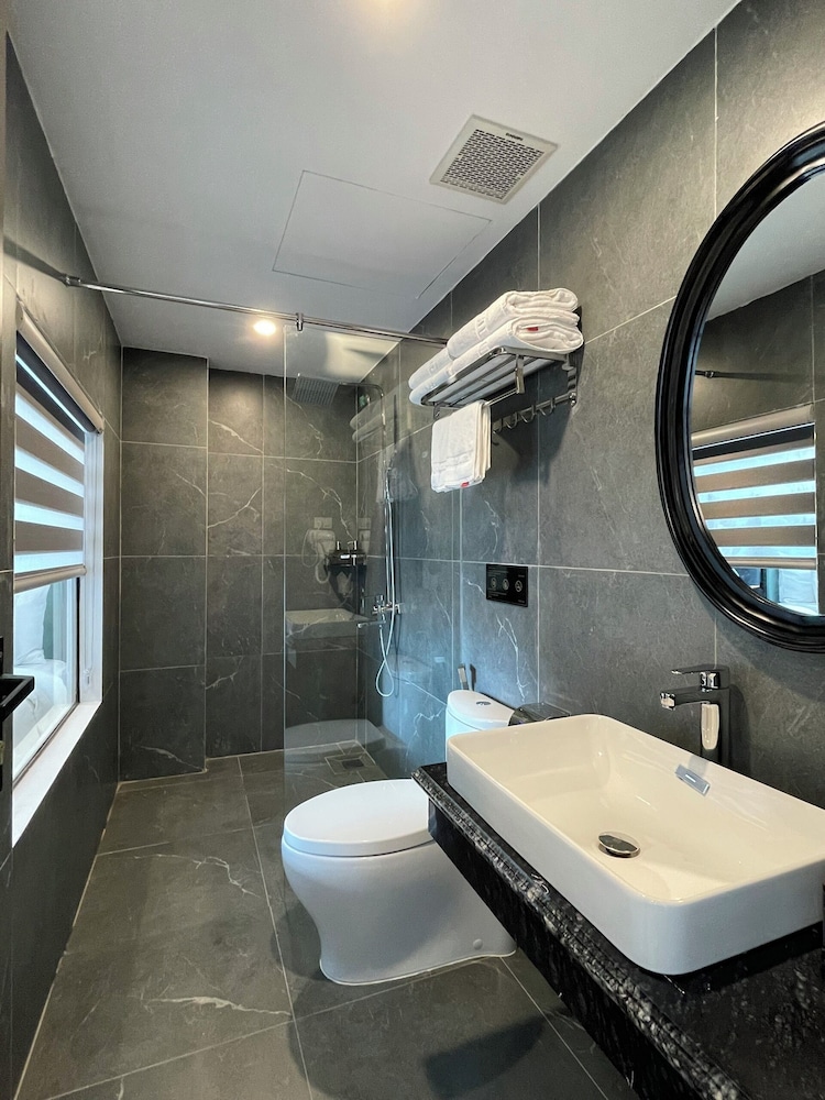Aquarius Premium Hotel 46/49