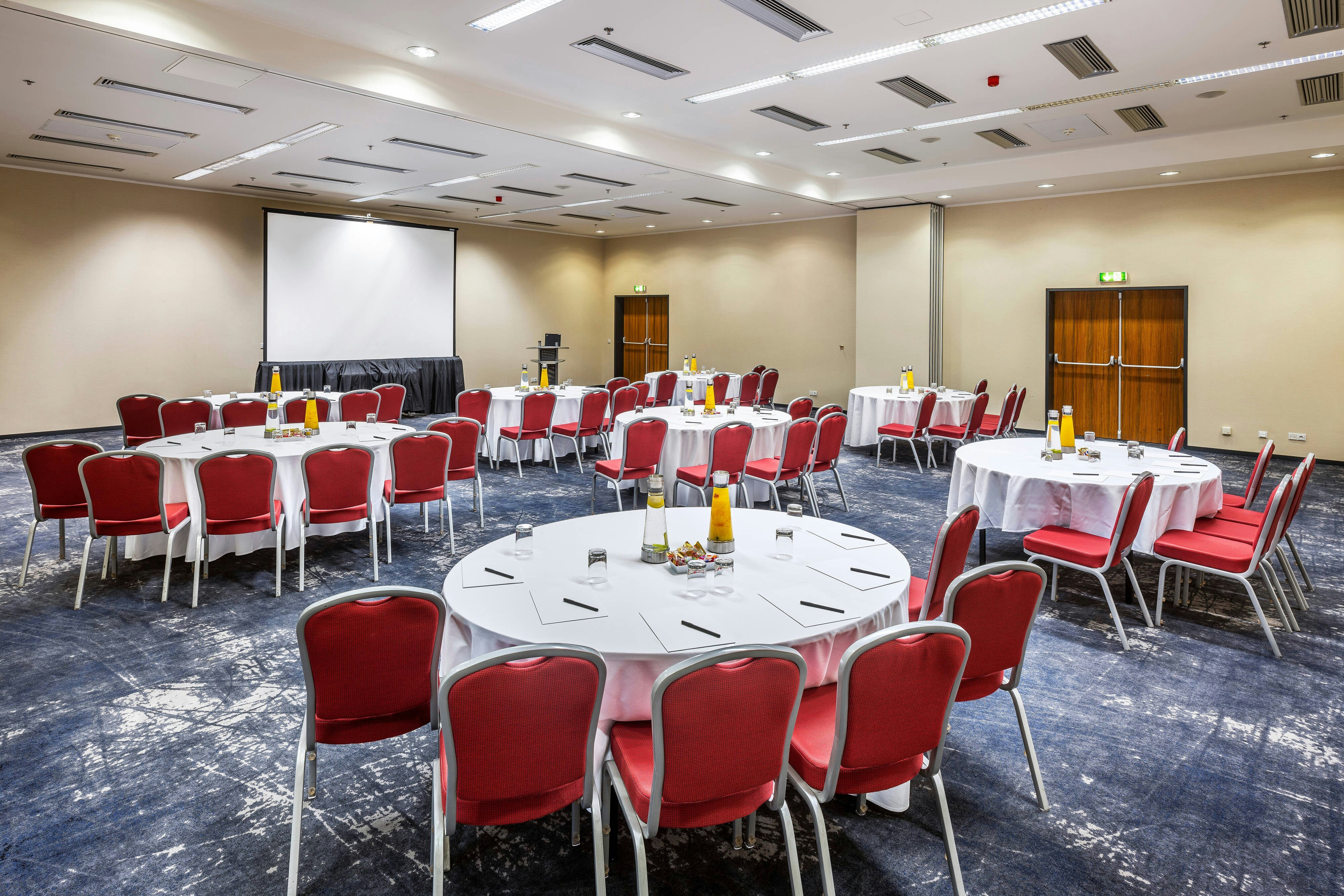 Courtyard By Marriott Prague Airport 48/59
