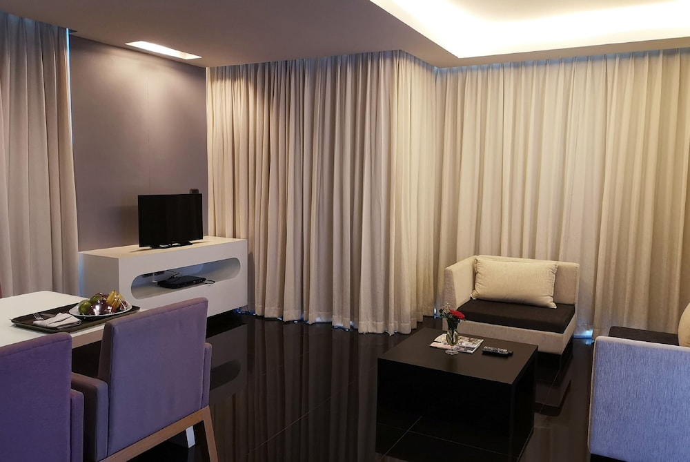 Tsix5 Hotel 36/50