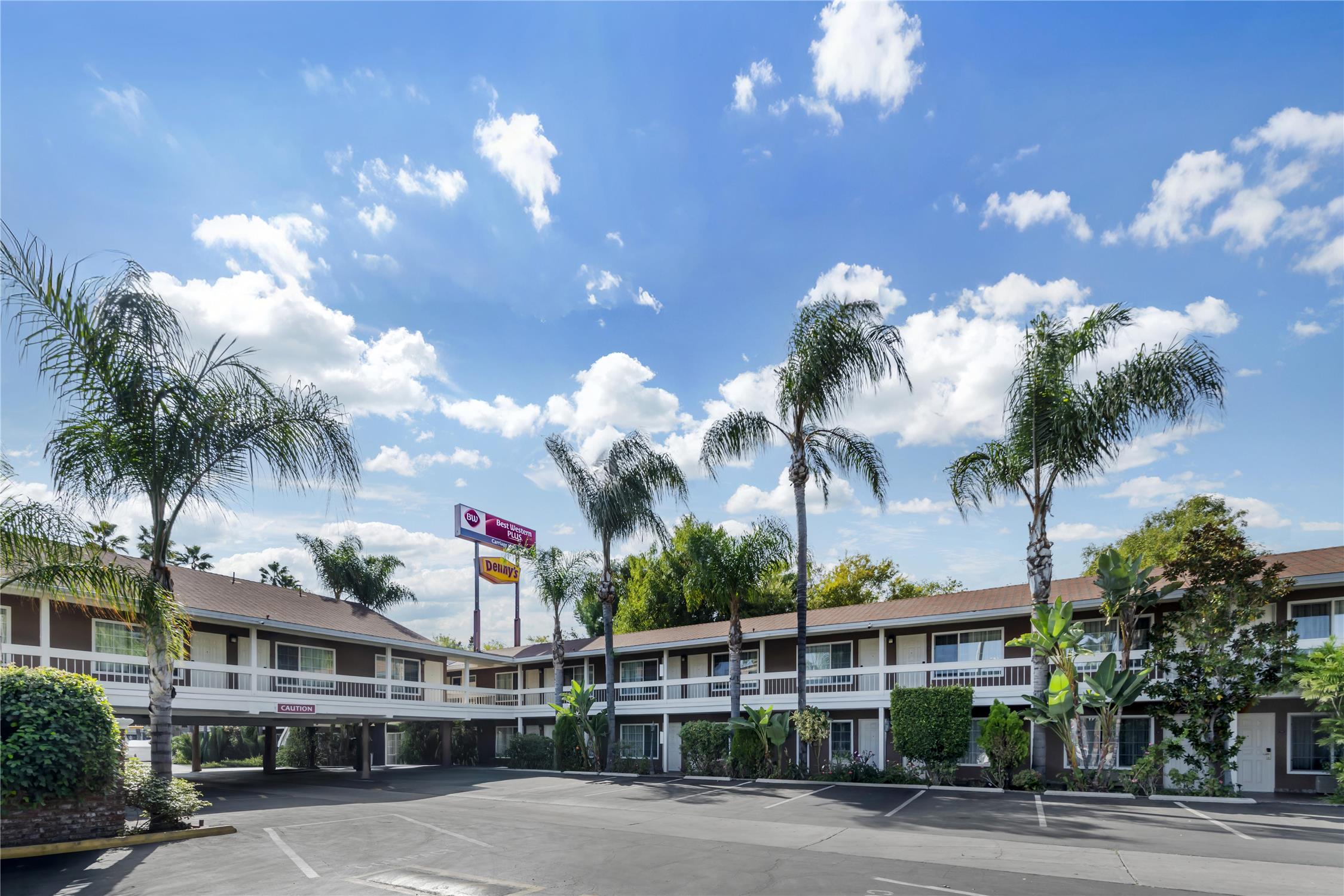 Best Western Plus Carriage Inn 72/78
