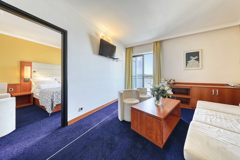 Ilirija Hotel 8/53