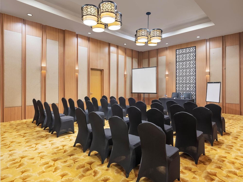Swiss-Belinn Timika 35/41