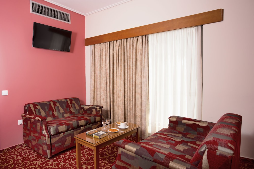 Xenophon Hotel 63/77