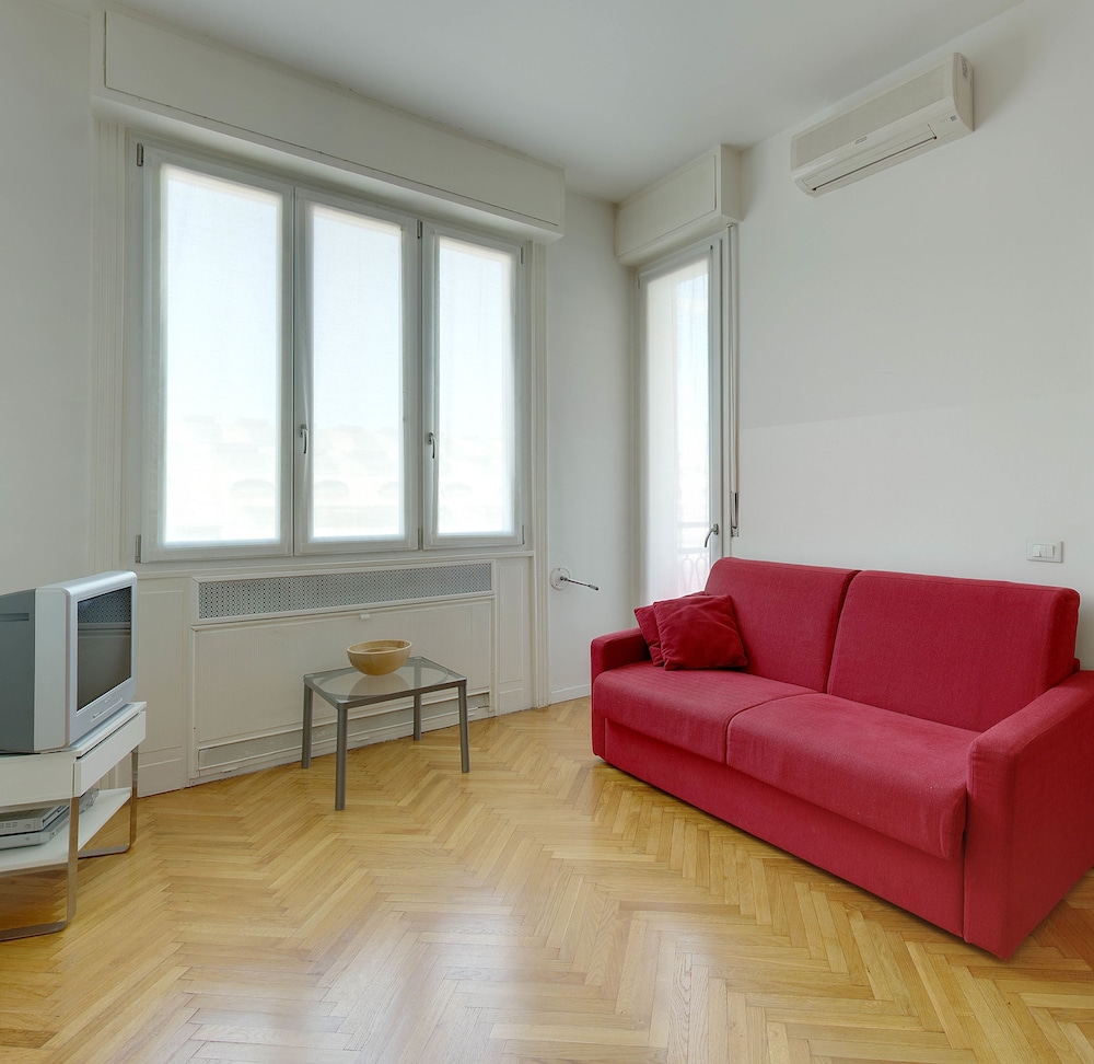 Milan Apartment Rental 17/50