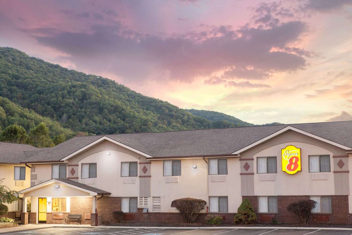 Super 8 by Wyndham Norton VA 1/5