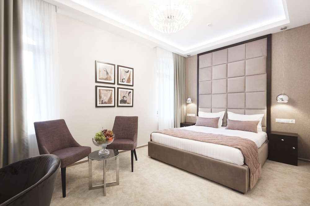 SUPERIOR, KING BED